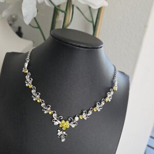 Paparazzi Refreshing Refinement Yellow Necklace NWT